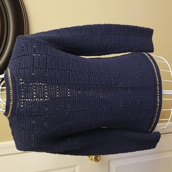 Lilly Pulitzer blue sweater accented with golden chain Details. Size Small - Picture 7 of 12